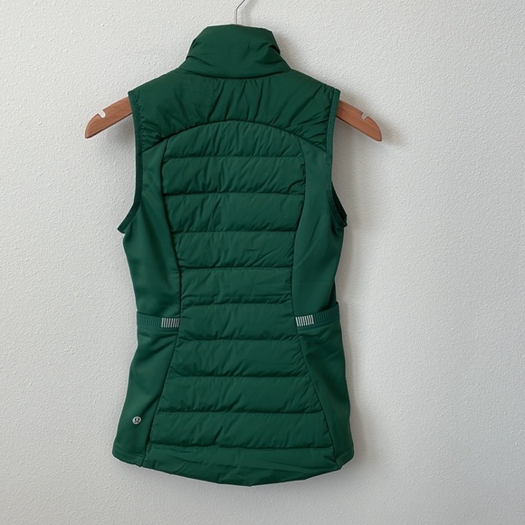 NWT Lululemon Down For It Vest Everglade Green Size 2 - Picture 2 of 16